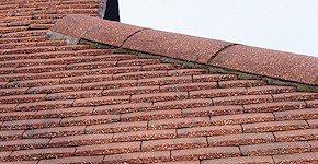 Gravesend roof before cleaning